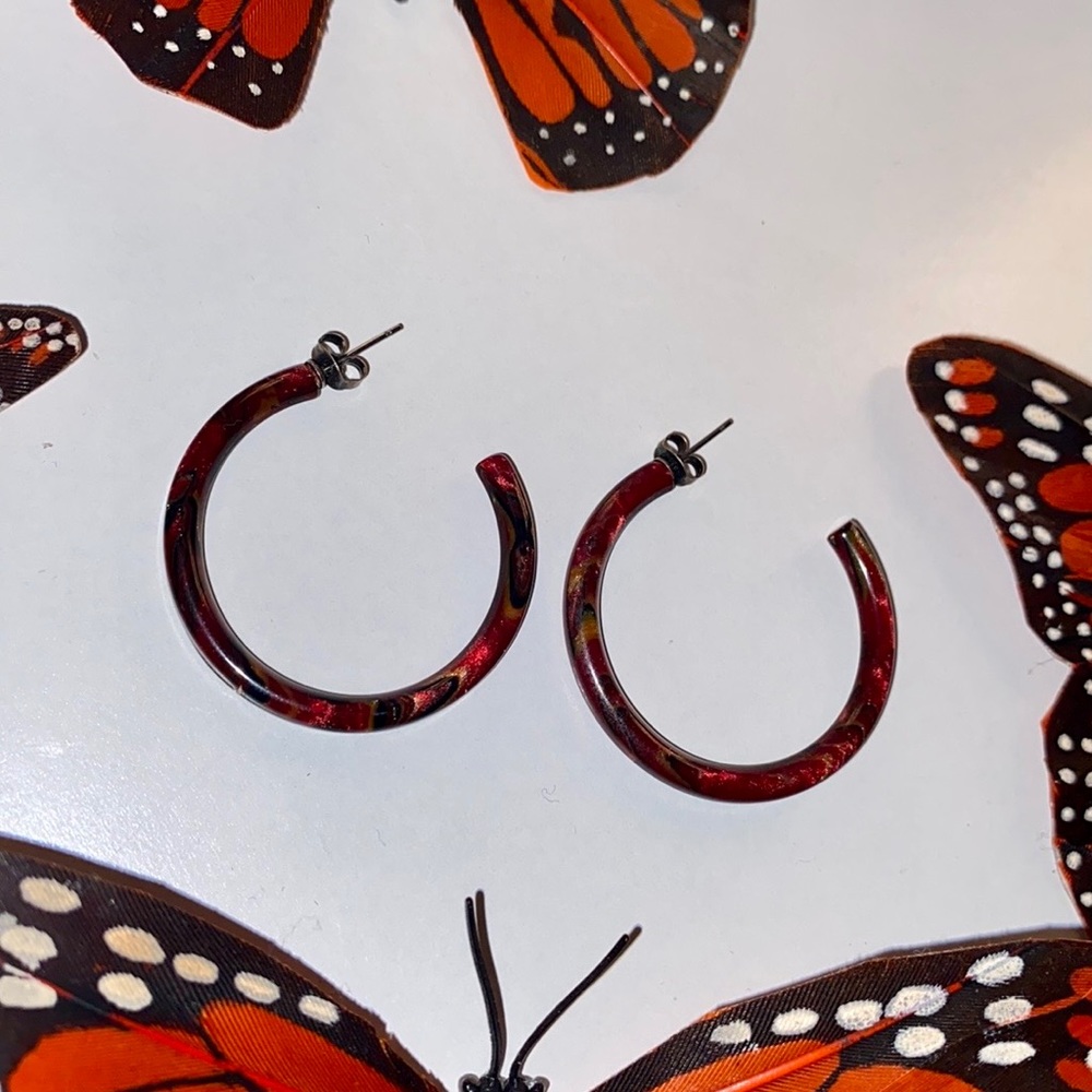 Red marble hoops